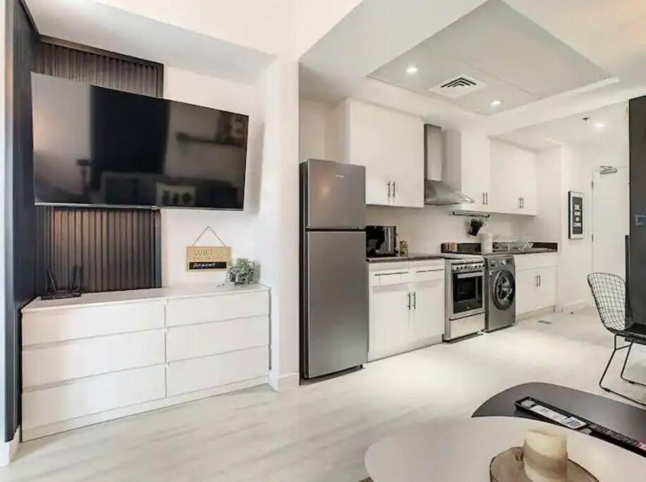 Luxury Modern Studio In Jlt With Amazing View & Rooftop Pool - Sleeps 3 ดูไบ ภายนอก รูปภาพ