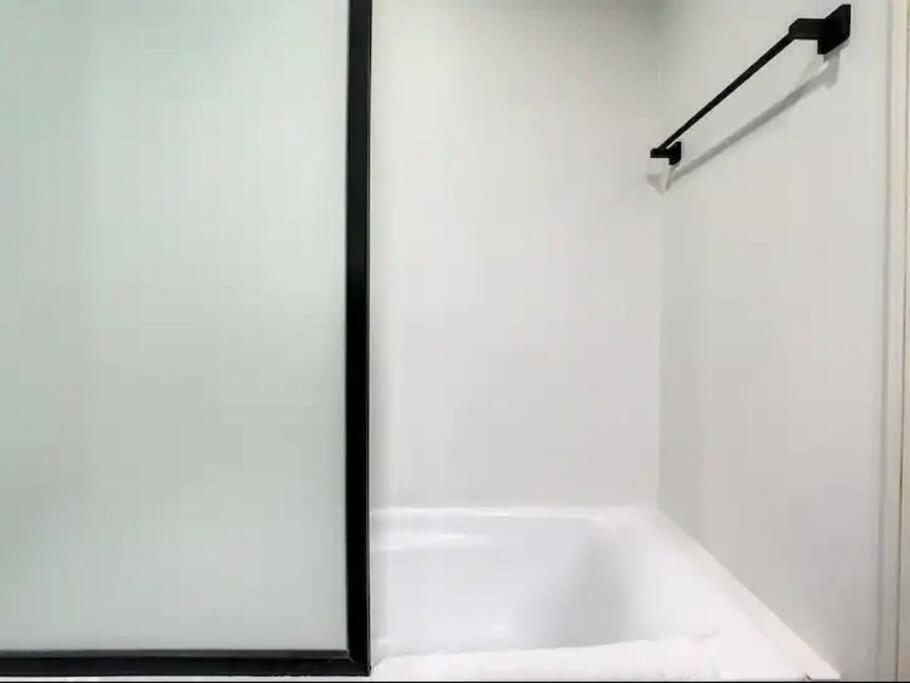 Luxury Modern Studio In Jlt With Amazing View & Rooftop Pool - Sleeps 3 ดูไบ ภายนอก รูปภาพ