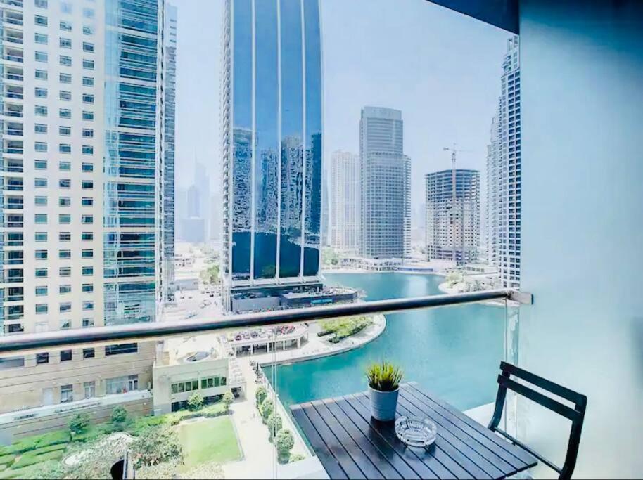 Luxury Modern Studio In Jlt With Amazing View & Rooftop Pool - Sleeps 3 ดูไบ ภายนอก รูปภาพ
